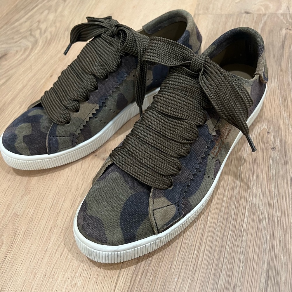 Pedro Garcia camouflage sneakers